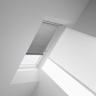 VELUX White Venetian Blind 